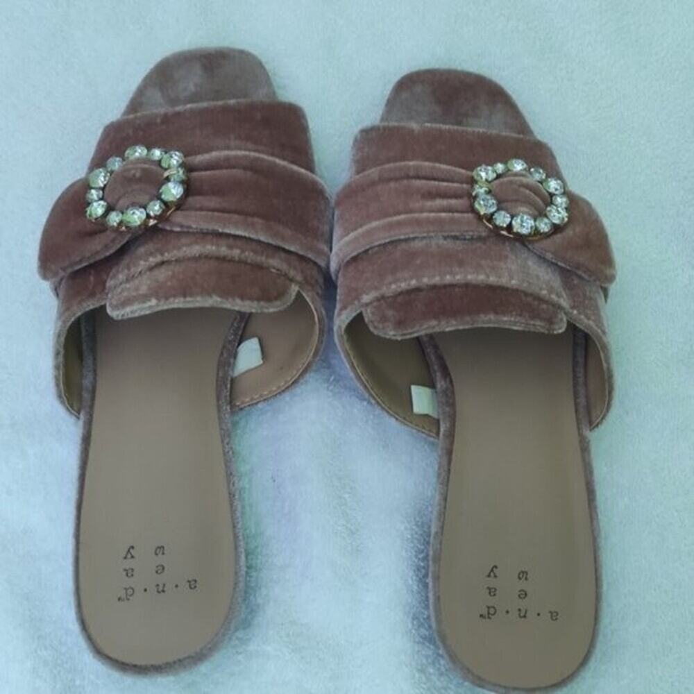 A New Day Velvet Slide Sandals Pink Rhinestone Buckle Low Heel Womens Size 6